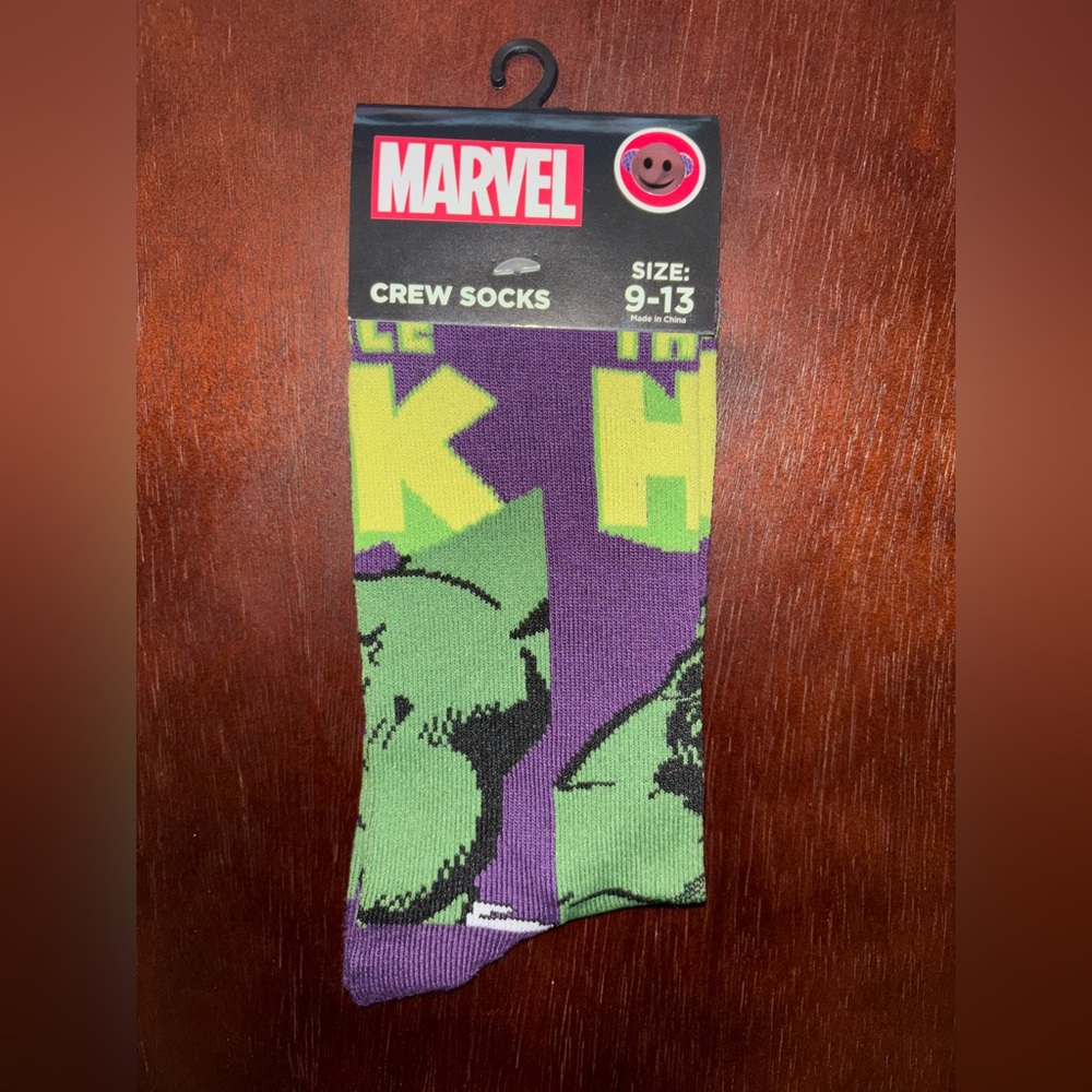 THE INCREDIBLE HULK NOVELTY CREW SOCKS NWT MEN’S SHOE SIZE 9-13